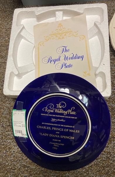 Back of Charles and Diana Royal Wedding blue and gold commemorative plate
